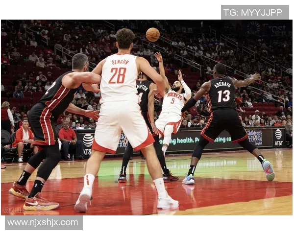 火箭队与热火队精彩对决全场空接瞬间回顾与精彩集锦